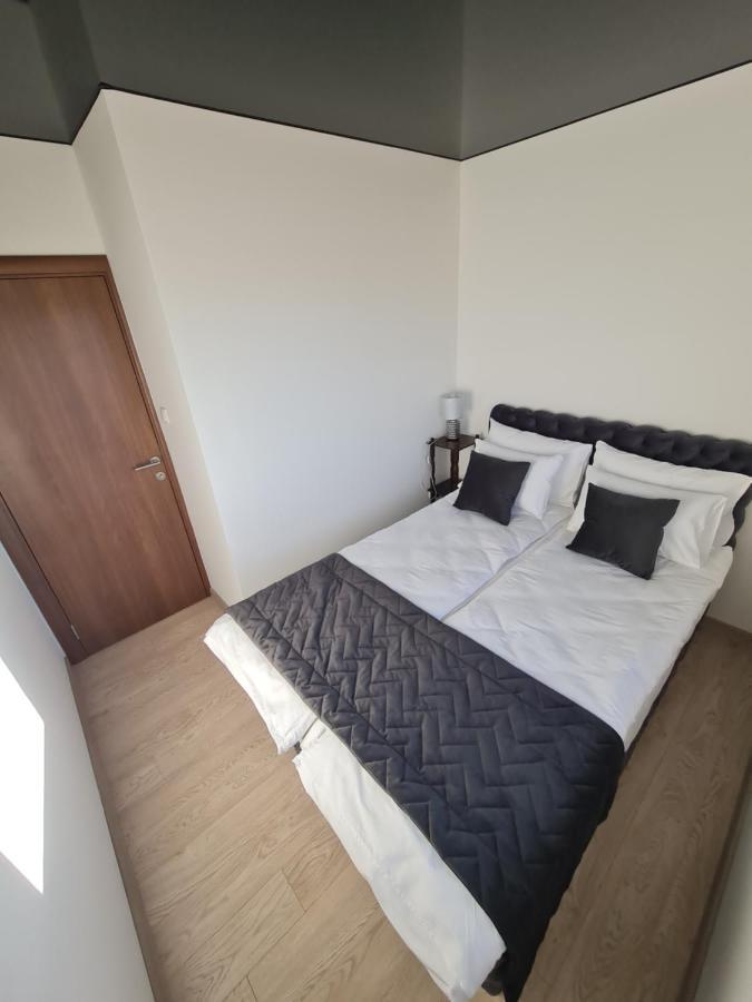 Airport Molko Apartments Surčin Exterior foto
